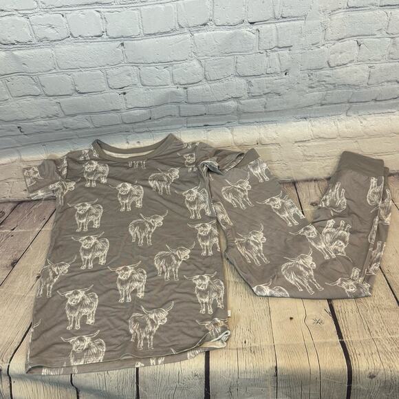 Snuggle Bums Highland Cow Bamboo Short Sleeve Pajama Set - Picture 1 of 2